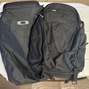 Oakley Men's Backpack Black